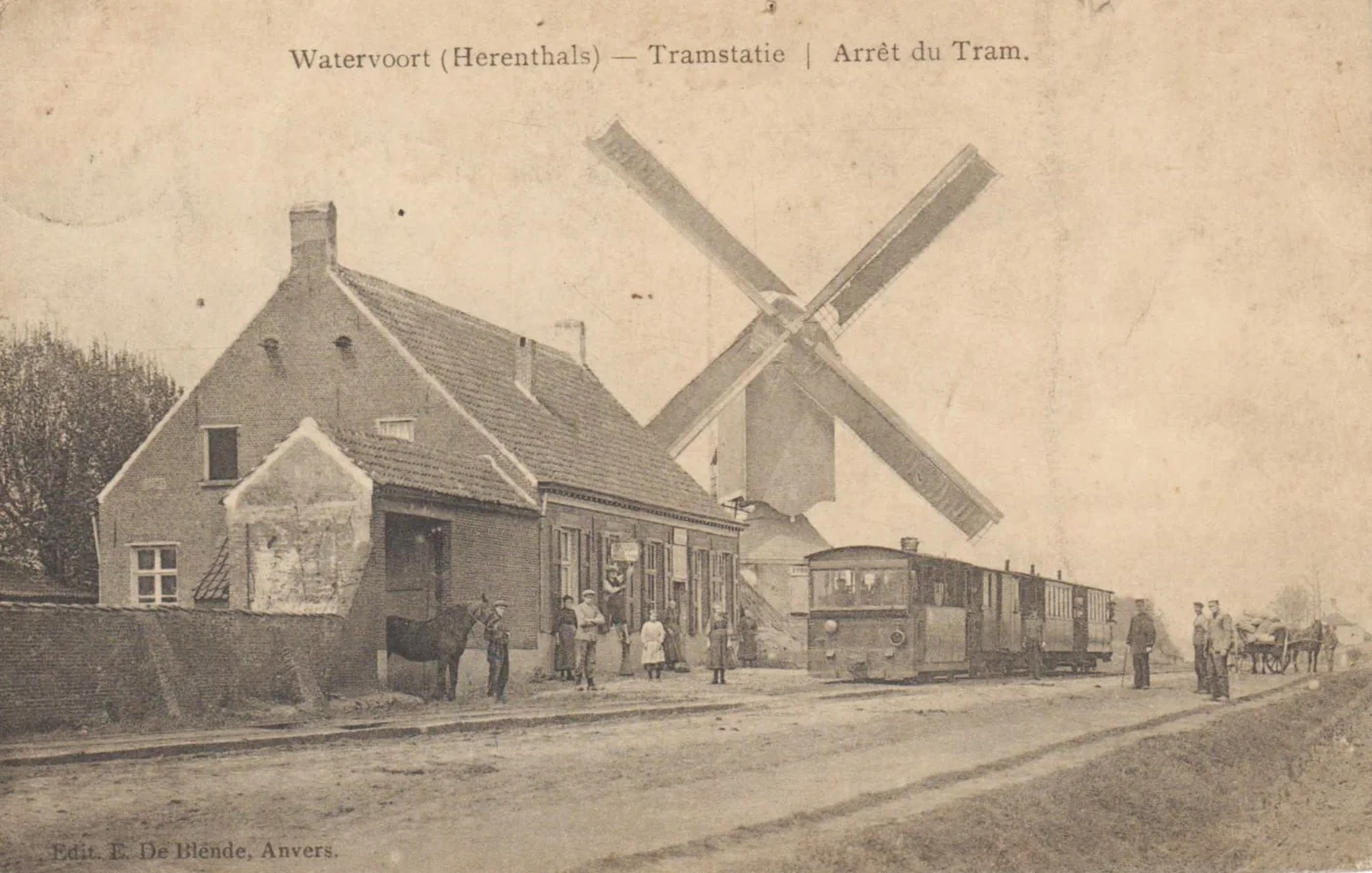 Die alte Postkarte: Straßenbahnhaltestelle mit Mühle, Watervoort
